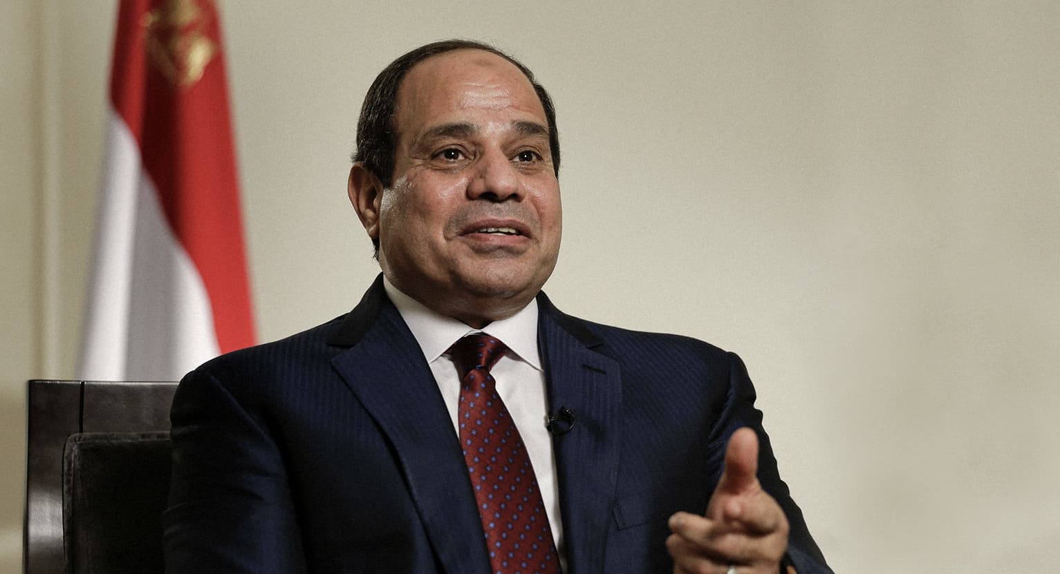 صورة السيسي يصوت للتعديلات الدستورية بنعم من أجل مصر مع أنه هو أيضاً لا يحب الرئيس ولا يثق بأدائه