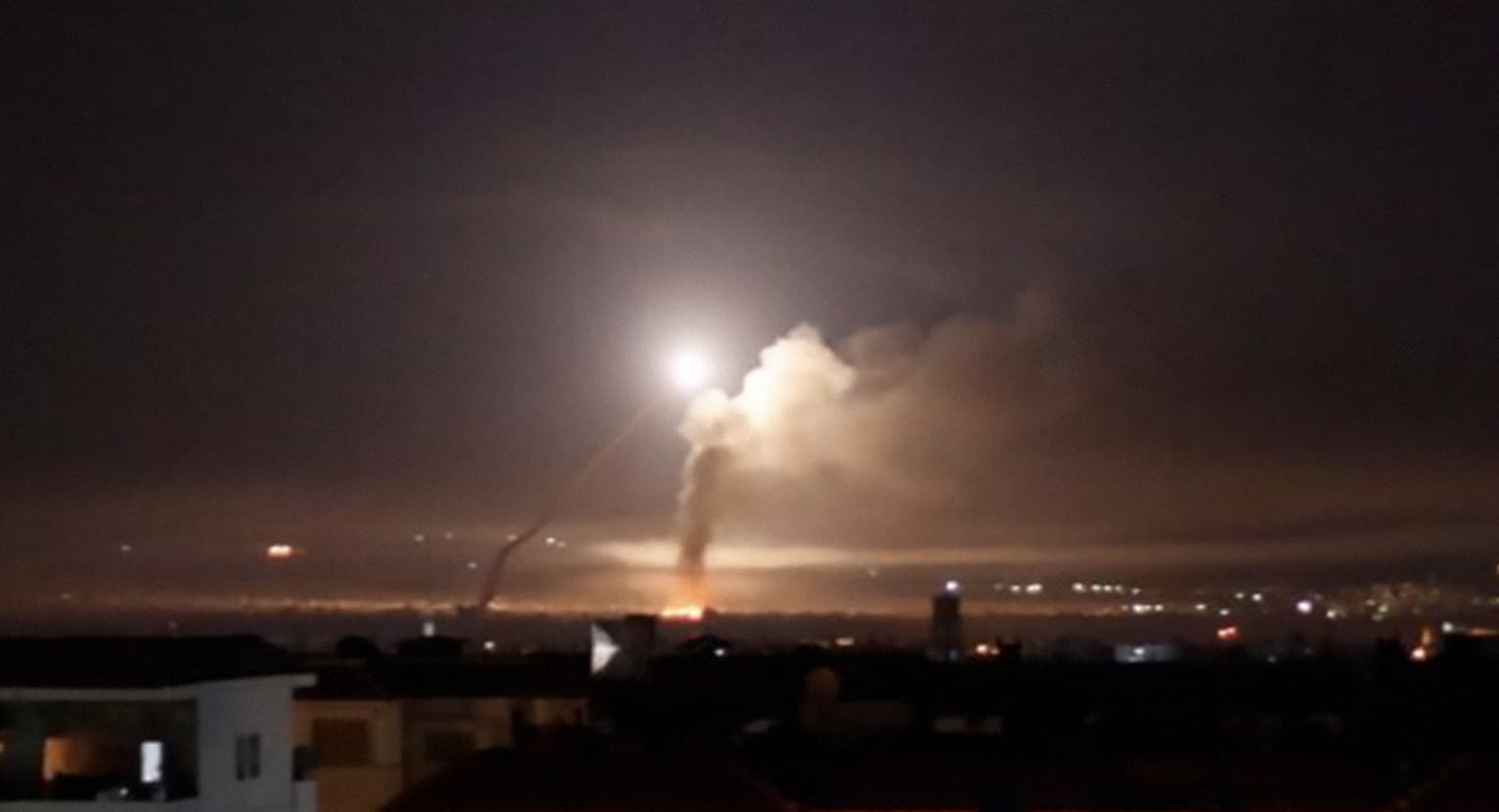 صورة إسرائيل تطلق ألعاباً نارية على سوريا احتفالاً بأخذها الجولان رسمياً