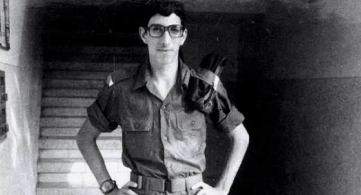 Israel guarantees the right of return to anyone, dead or alive, except for Palestinians image