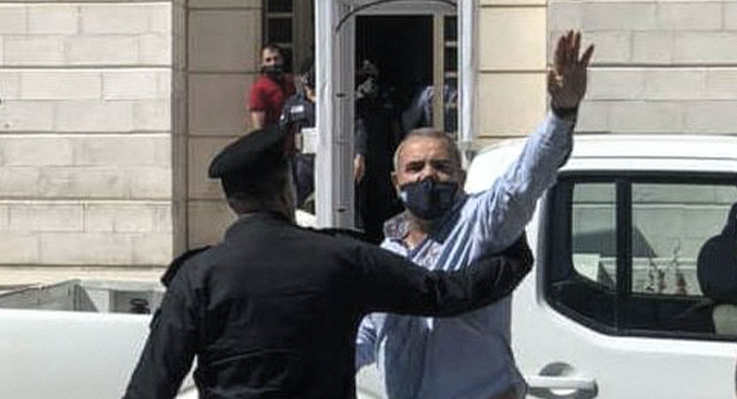 صورة السلطات الأردنية تعتقل كل من يخالف أمر الدفاع عن تطبيع الإمارات