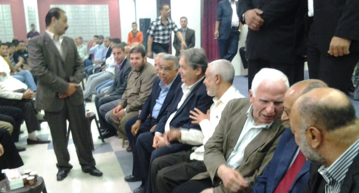 صورة رجل يضطر لمغادرة بيت عزاء بعد مكوثه لـ ٧٢ ساعة متواصلة