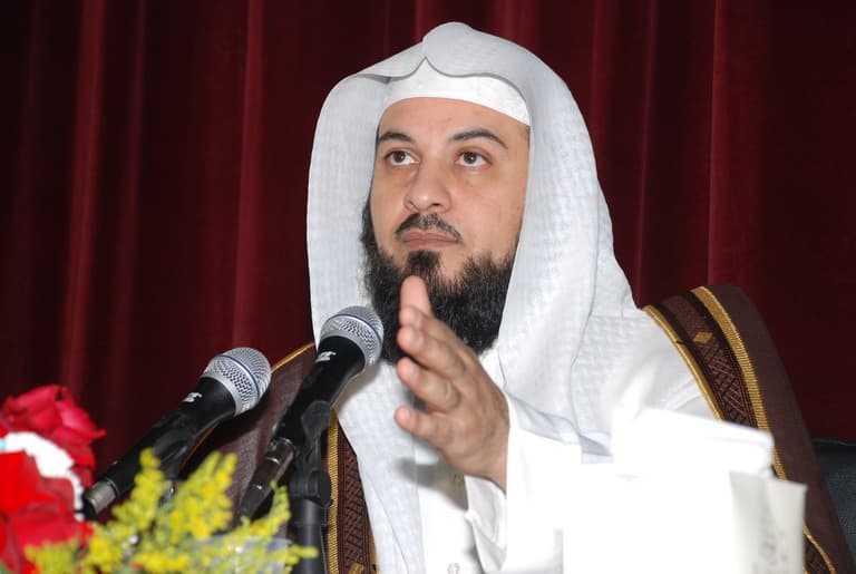 صورة العريفي يفوز بجائزة ملك جمال الشيوخ