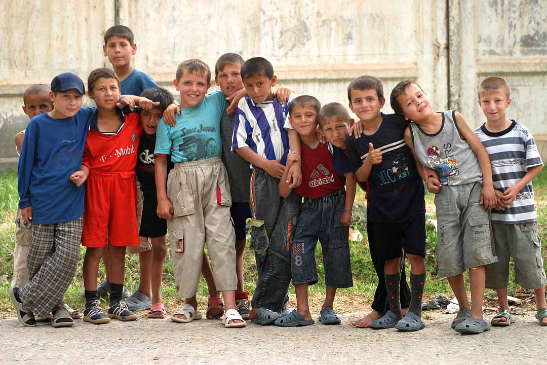 صورة طفل آخر يهرب من يدي دائرة الملاحقة الضريبية