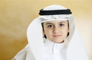 صورة الشيخ حمد بن تميم ينقلب على أبيه خلال ايام من تولي والده الحكم