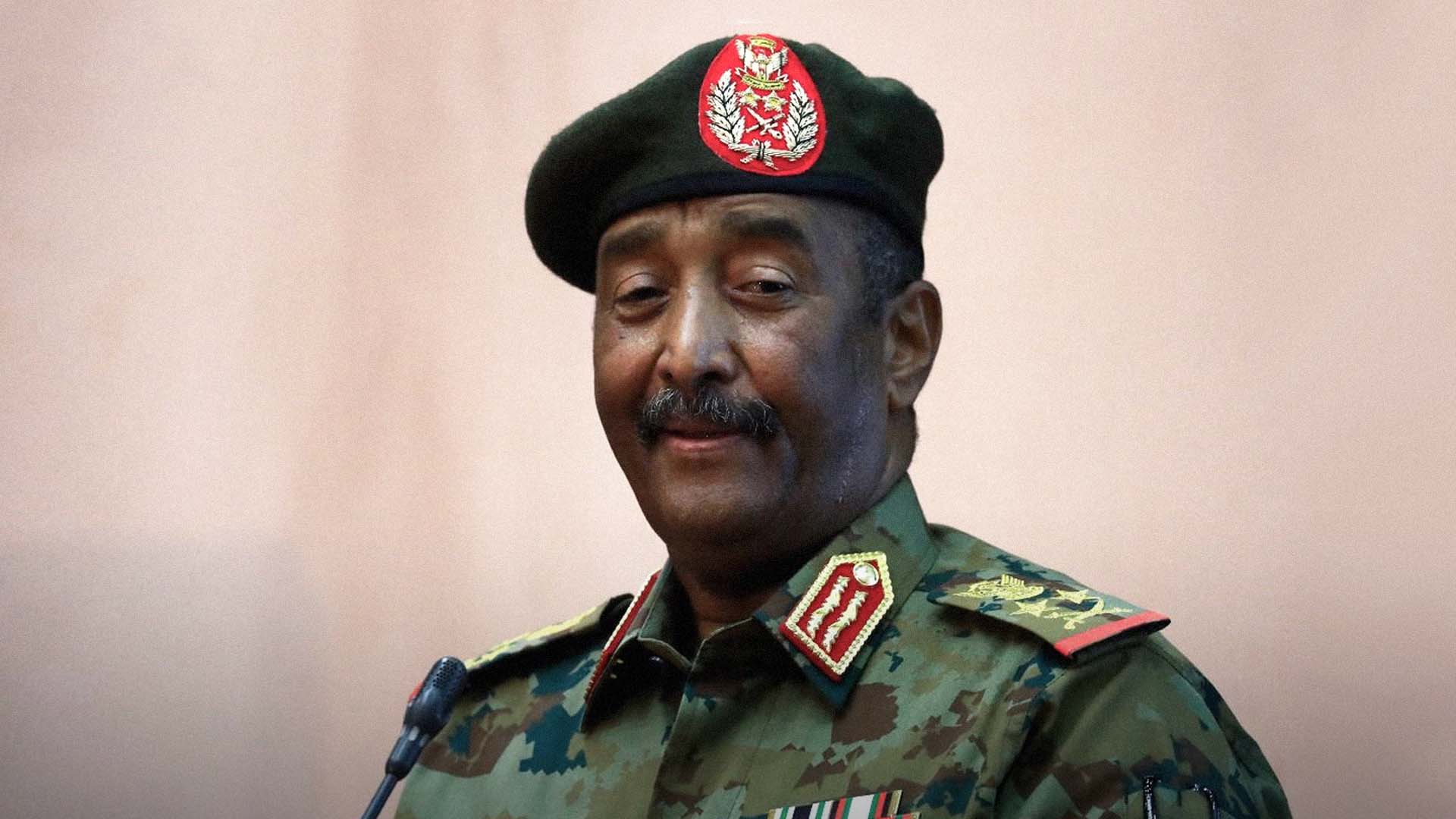 صورة البرهان يرفع حالة الطوارئ ليحل هو شخصياً مكانها