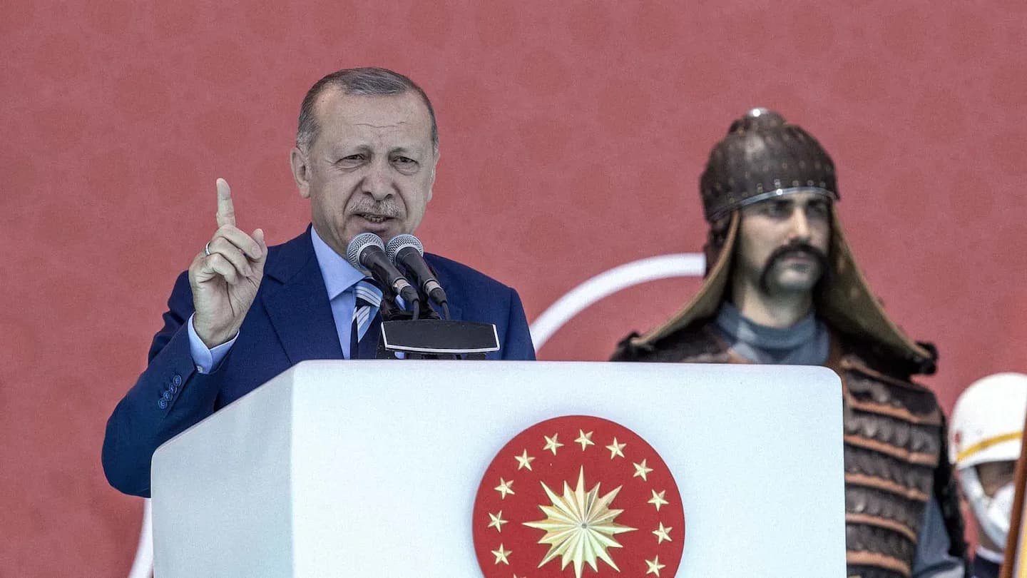صورة Erdogan neutralizes last remaining rival for caliph position