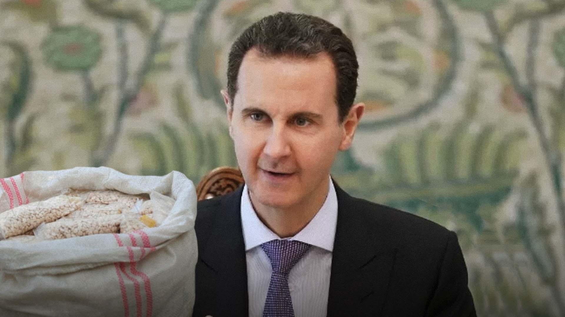 صورة الأسد يحمل كيس كبتاغون للقمة العربية ليُري الزعماء العرب ما فاتهم أثناء القطيعة