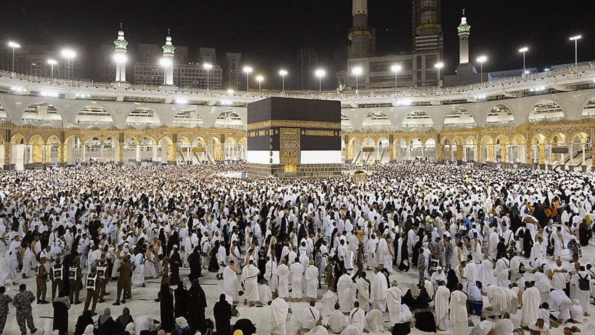 صورة مظاهرات مليونية في محيط بيت الله للمطالبة بإصلاحات قدريّة