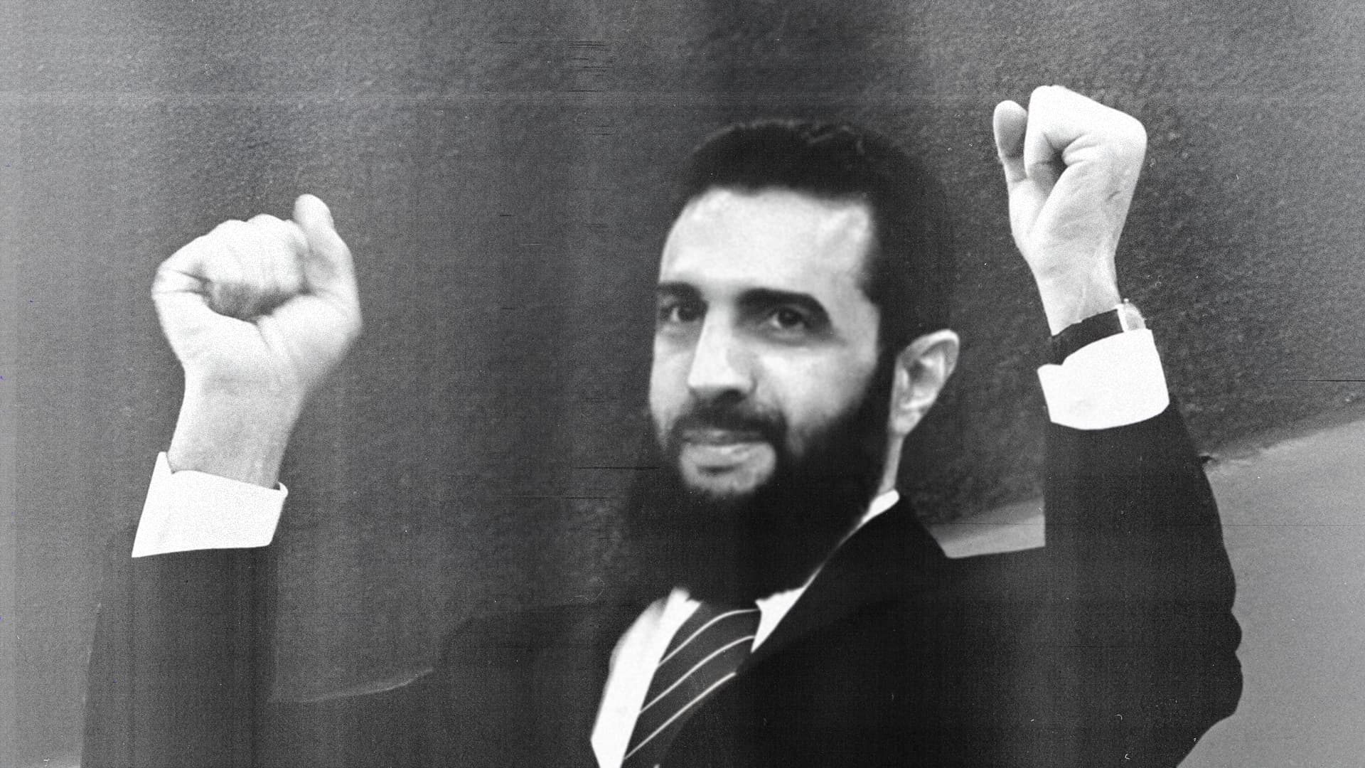 صورة الشرع يصدر مرسومًا بتعيين نفسه حافظ الأسد