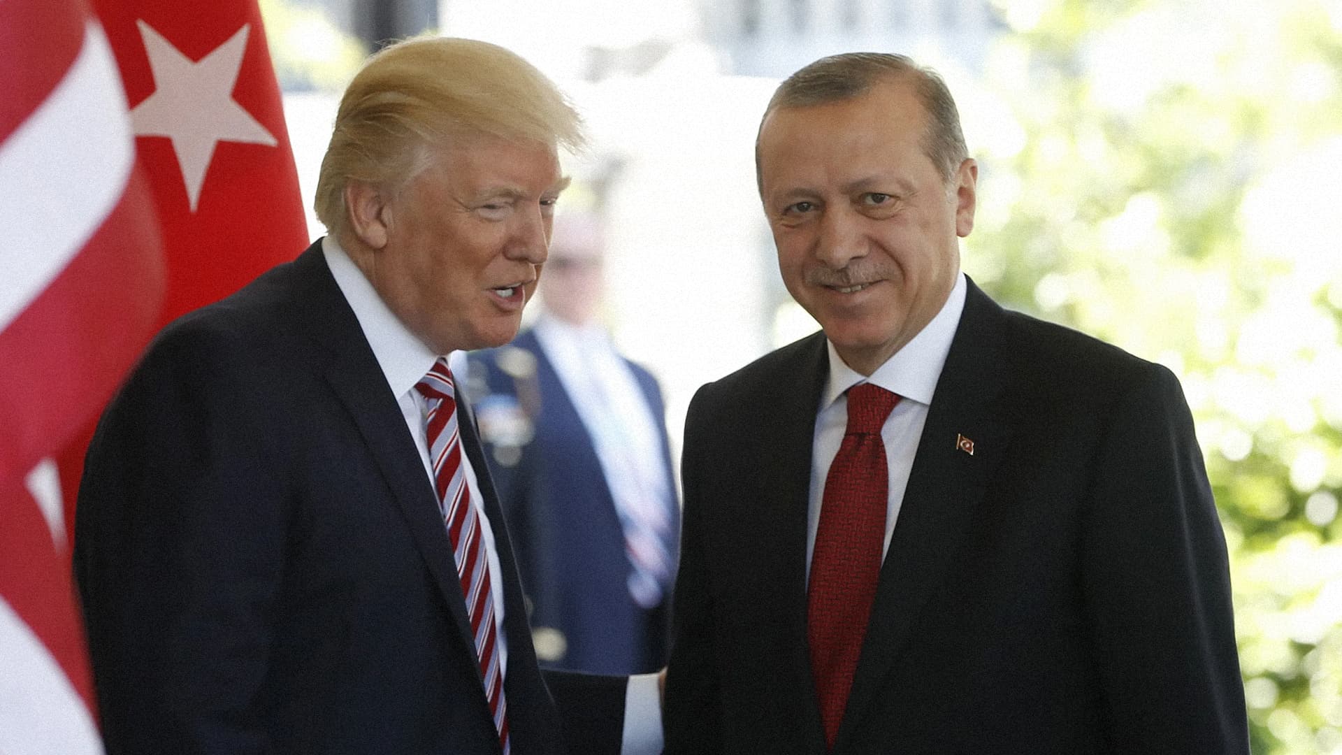 صورة إردوغان ينافس السيسي على لقب ديكتاتور ترامب المفضل