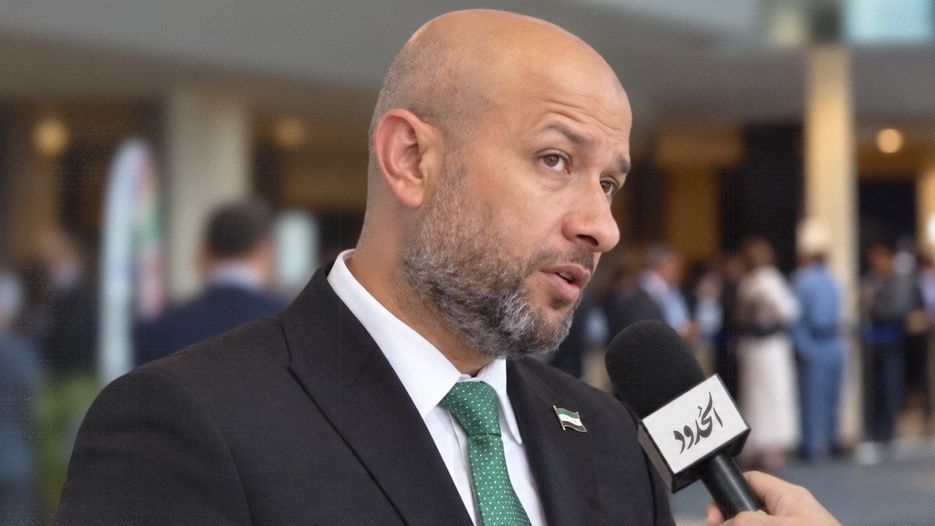 صورة وزير الطوارئ السوري يستغرب تردُّد المجتمع الدولي في عقد شراكات مع أبي مريم الأسترالي