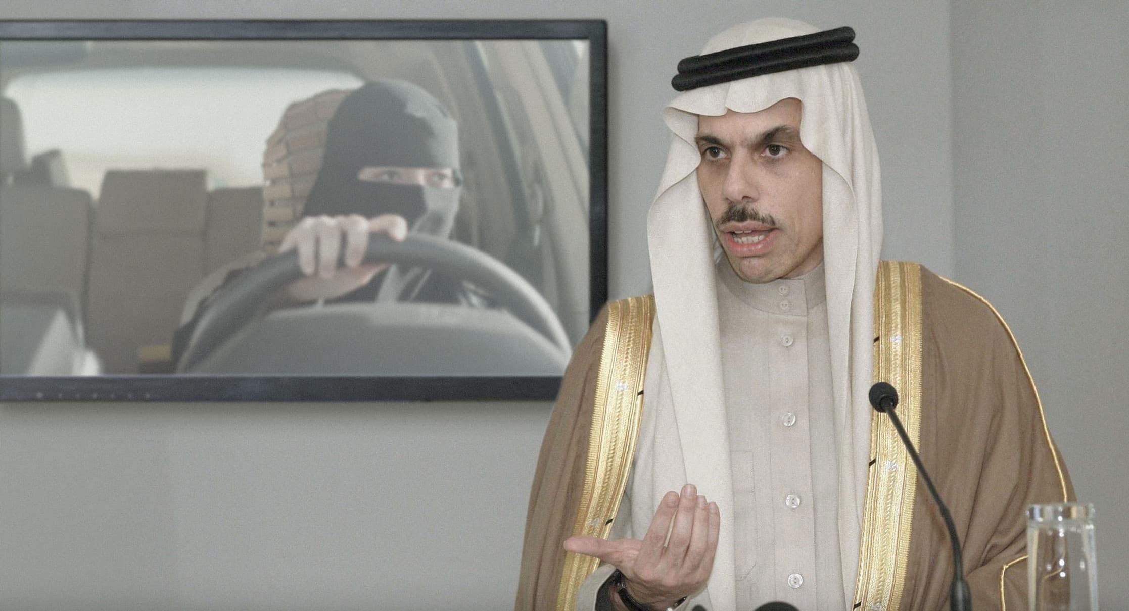 صورة السعودية تتهم لجين الهذلول بالتخابر مع دول لم تعتبر السماح بقيادة المرأة إنجازاً