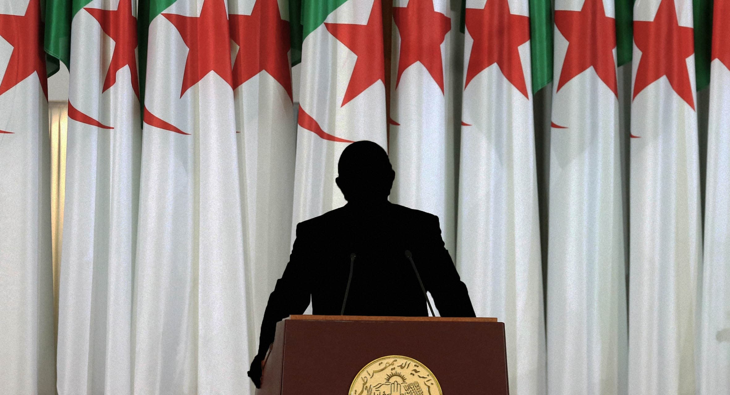 صورة تبون يمارس التناوب على السلطة مع الفراغ