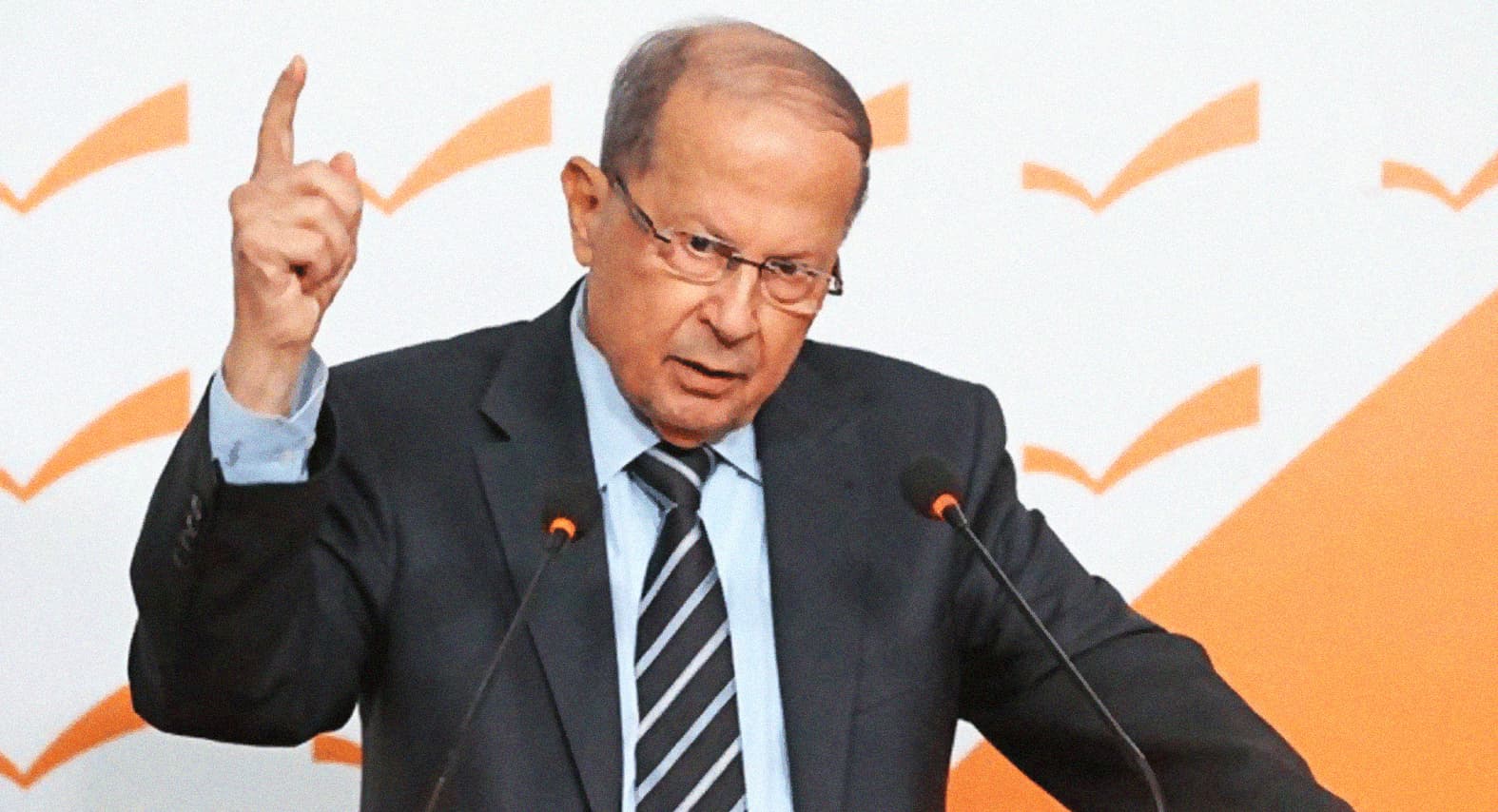 صورة عون: لبنان يواجه خطر توهانه عن الجحيم في حال عدم تشكيل حكومة تقوده إليه