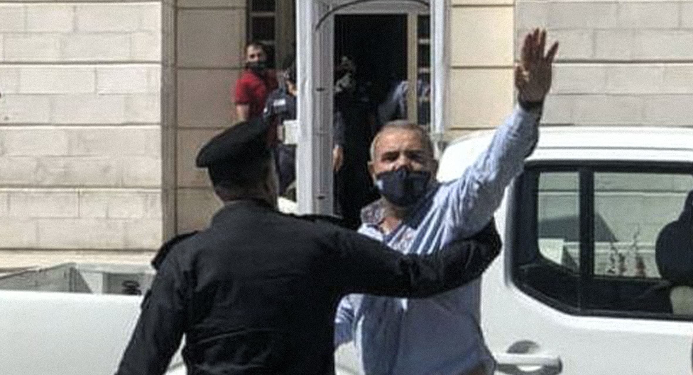 صورة السلطات الأردنية تعتقل كل من يخالف أمر الدفاع عن تطبيع الإمارات