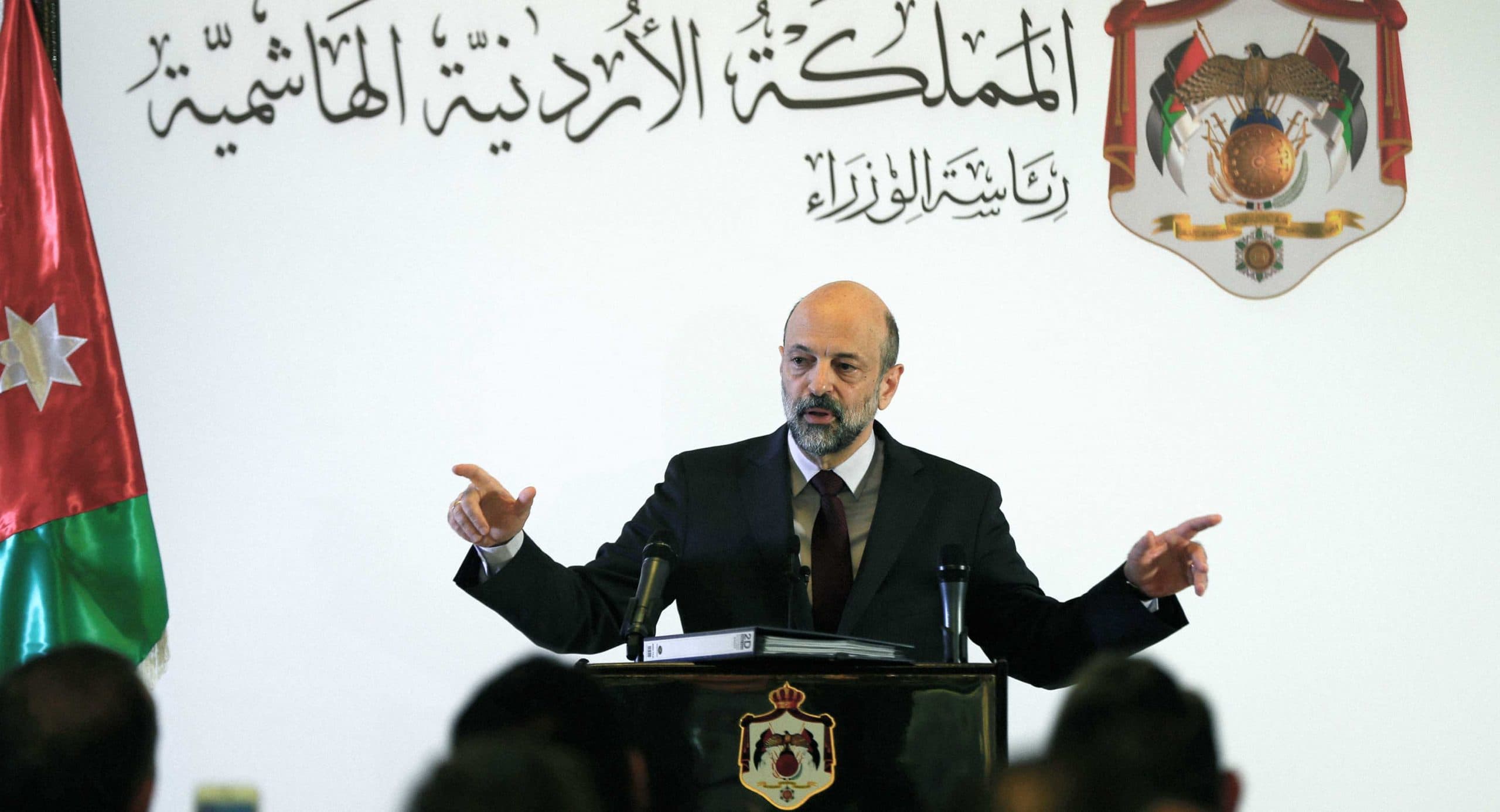 صورة الحكومة الأردنية تمنح صاحب العمل خصومات على الفوائد وللعامل خصومات على الراتب