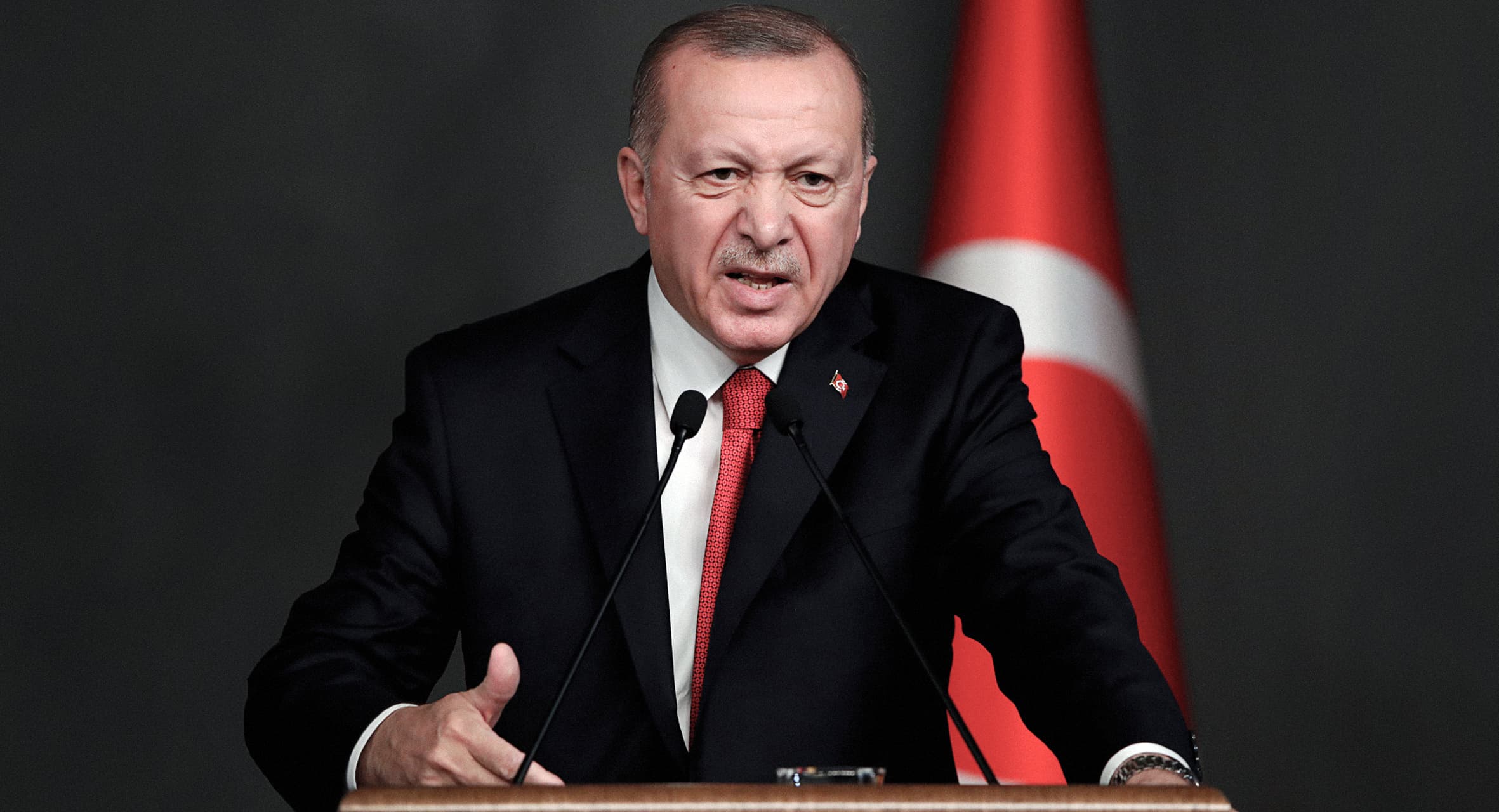 صورة إردوغان ينتقم لهجوم نفذته قوات الأسد في وسط الأراضي التركية التي احتلتها منذ أسابيع