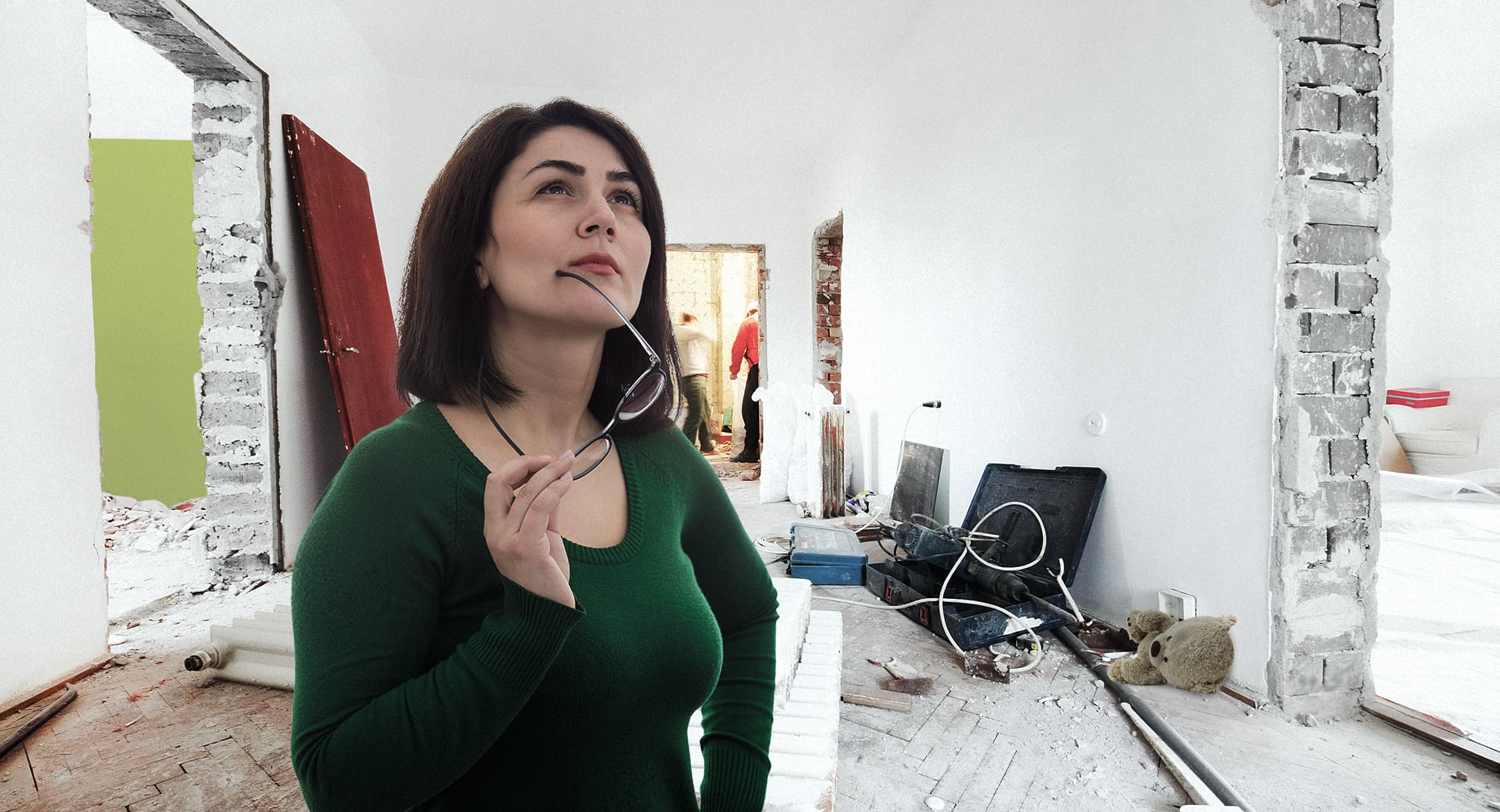 صورة أم تزيل غرفة النوم الوحيدة المتبقية في المنزل لتوسِّع غرفة الضيوف