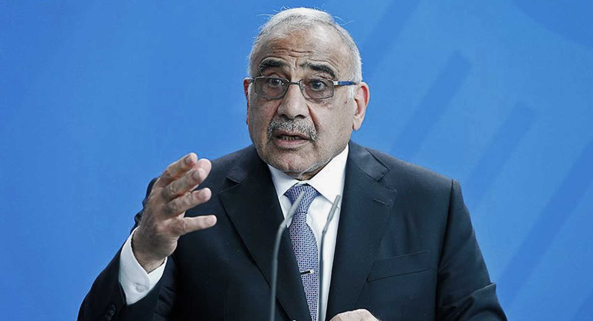 صورة الحكومة العراقية تُطالب المجهولين بتحمُّل مسؤوليَّاتهم وتشكيل لجنة تحقيق في حوادث قنصهم وخطفهم للمتظاهرين