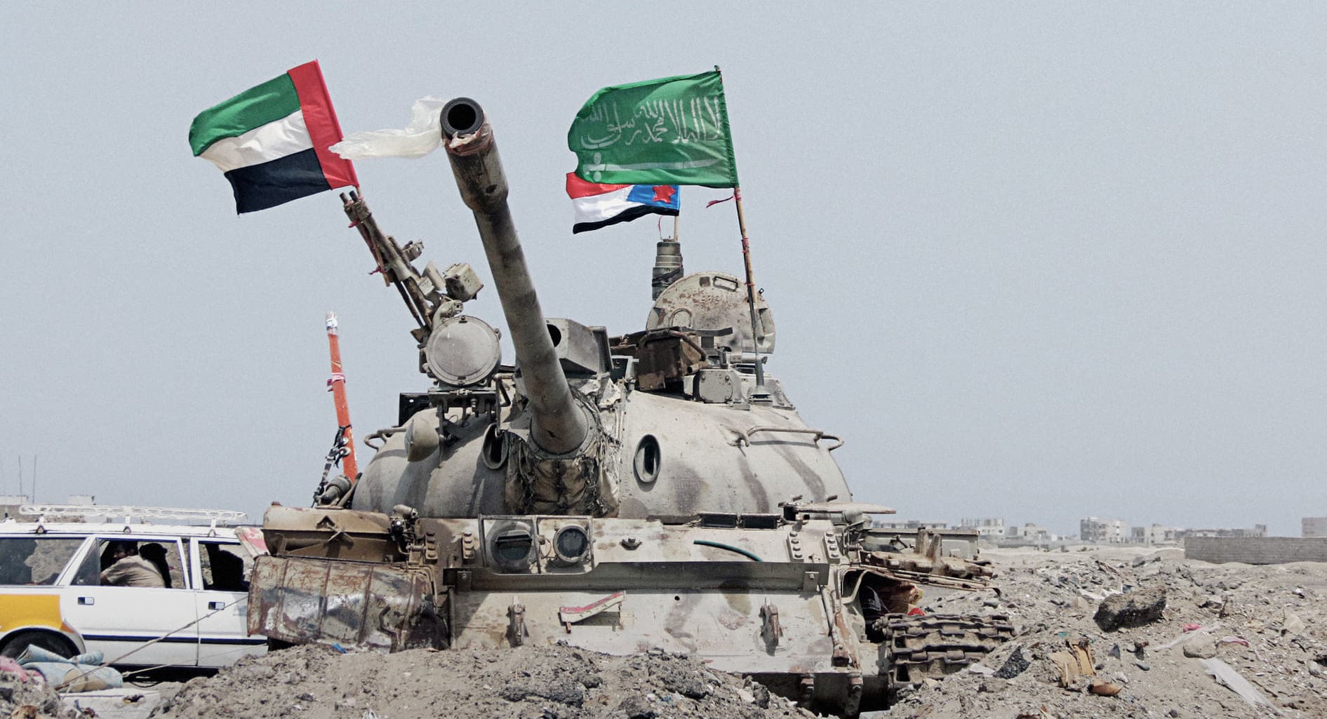 صورة اتفاق مصالحة بين الإمارات والسعودية يحيي آمال عودة الحرب في اليمن إلى طبيعتها