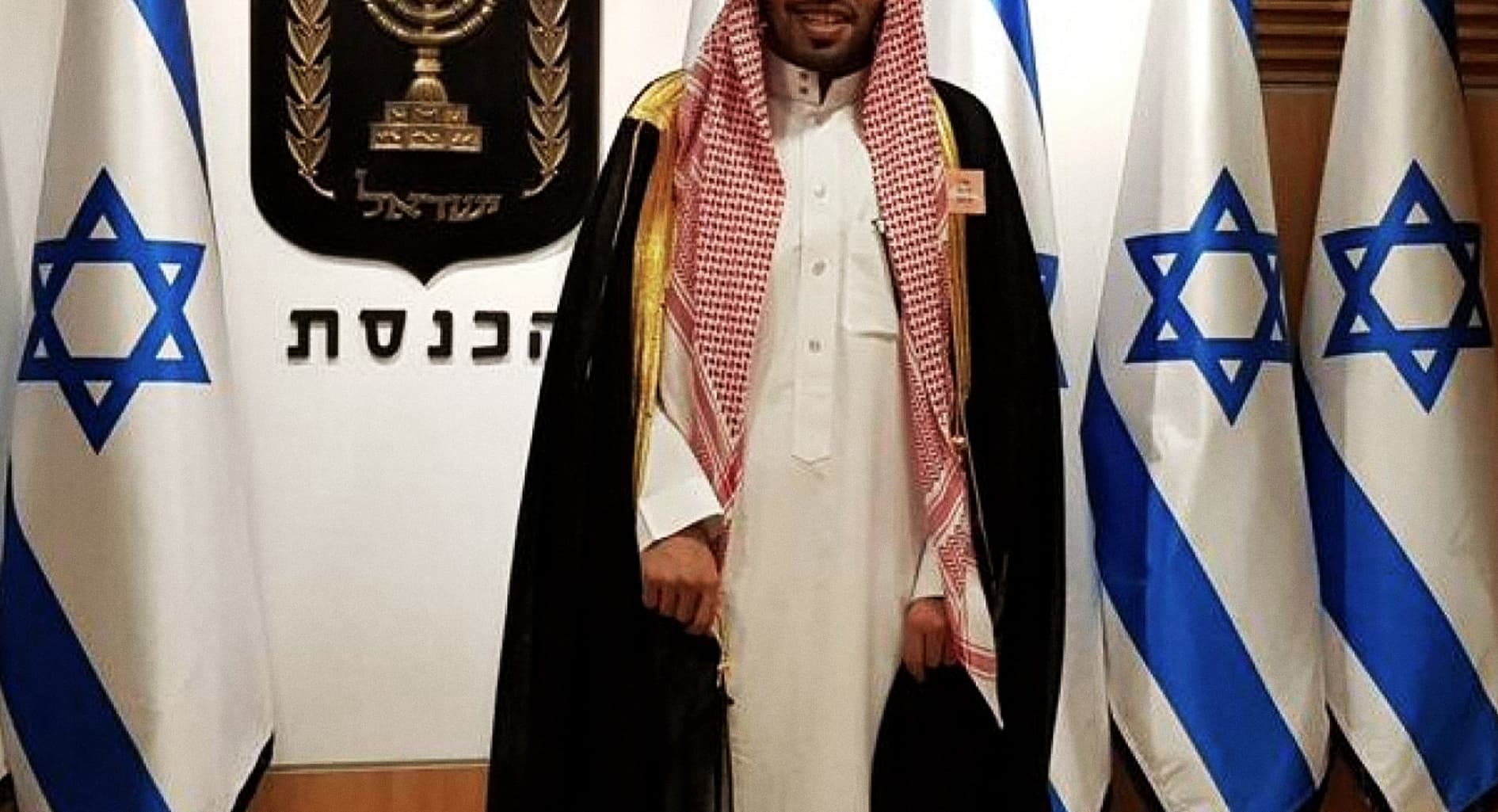 صورة شابٌ يحظى أخيراً ببعض الاهتمام