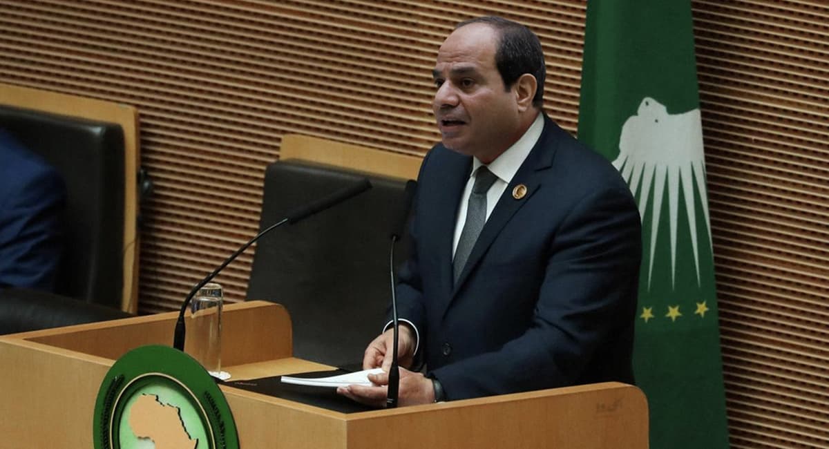 صورة السيسي يعلن استعداده للنزول عند مطالب الاتحاد الإفريقي وتعديل قوانينه ليكون رئيساً دائماً له