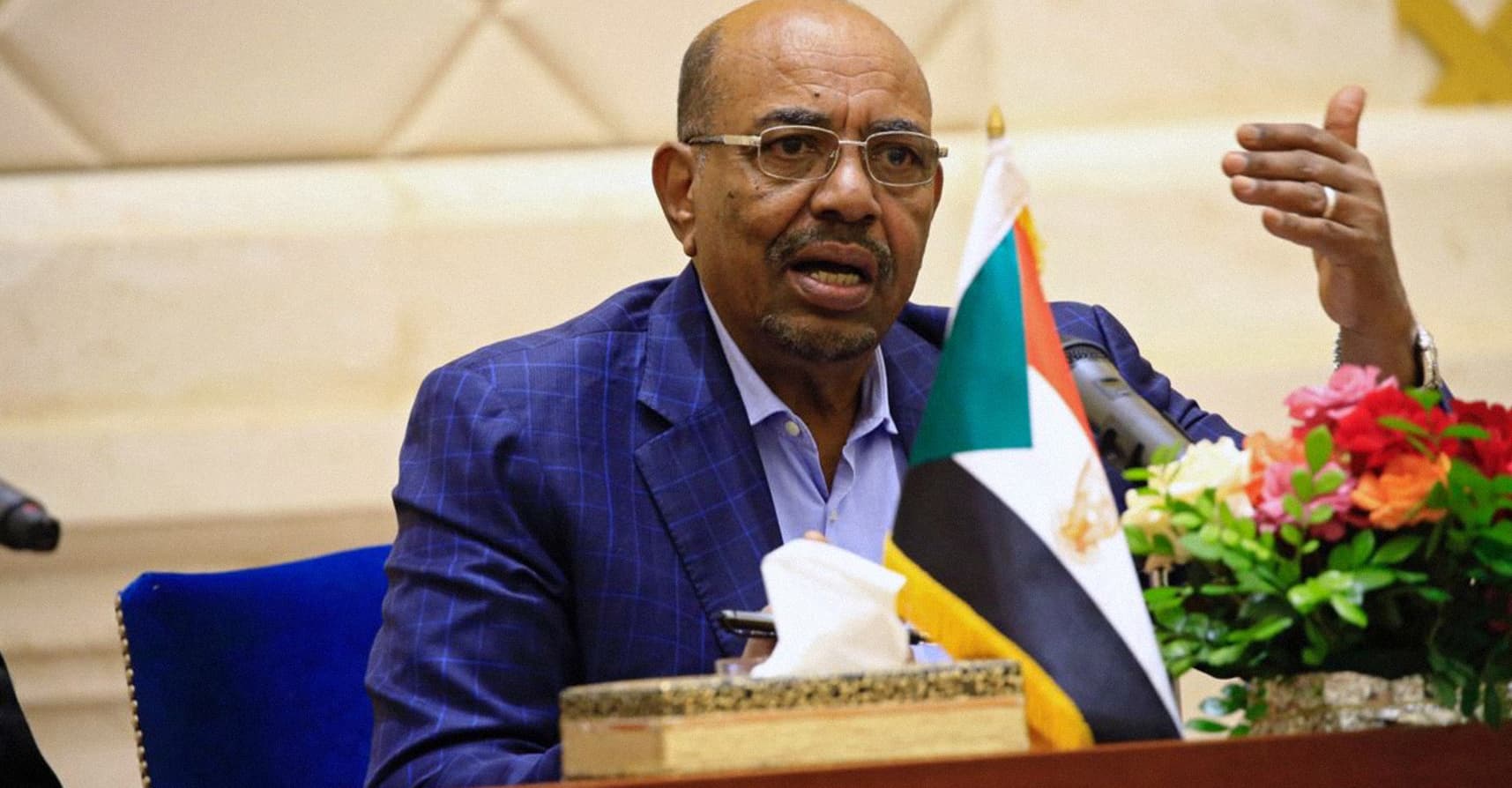 صورة البشير يؤكد حلَّه لمشاكل السودان الاقتصادية خلال ولايته القادمة، أو التي تليها