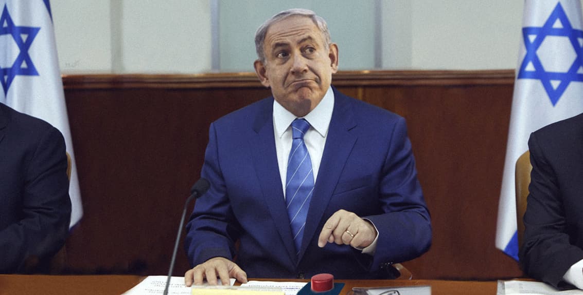 صورة نتنياهو: ”لا (قصف) أدري لِمَ (حصار) لا يوافق (غارات) الفلسطينيون (استيطان) على (اغتيالات) السلام“