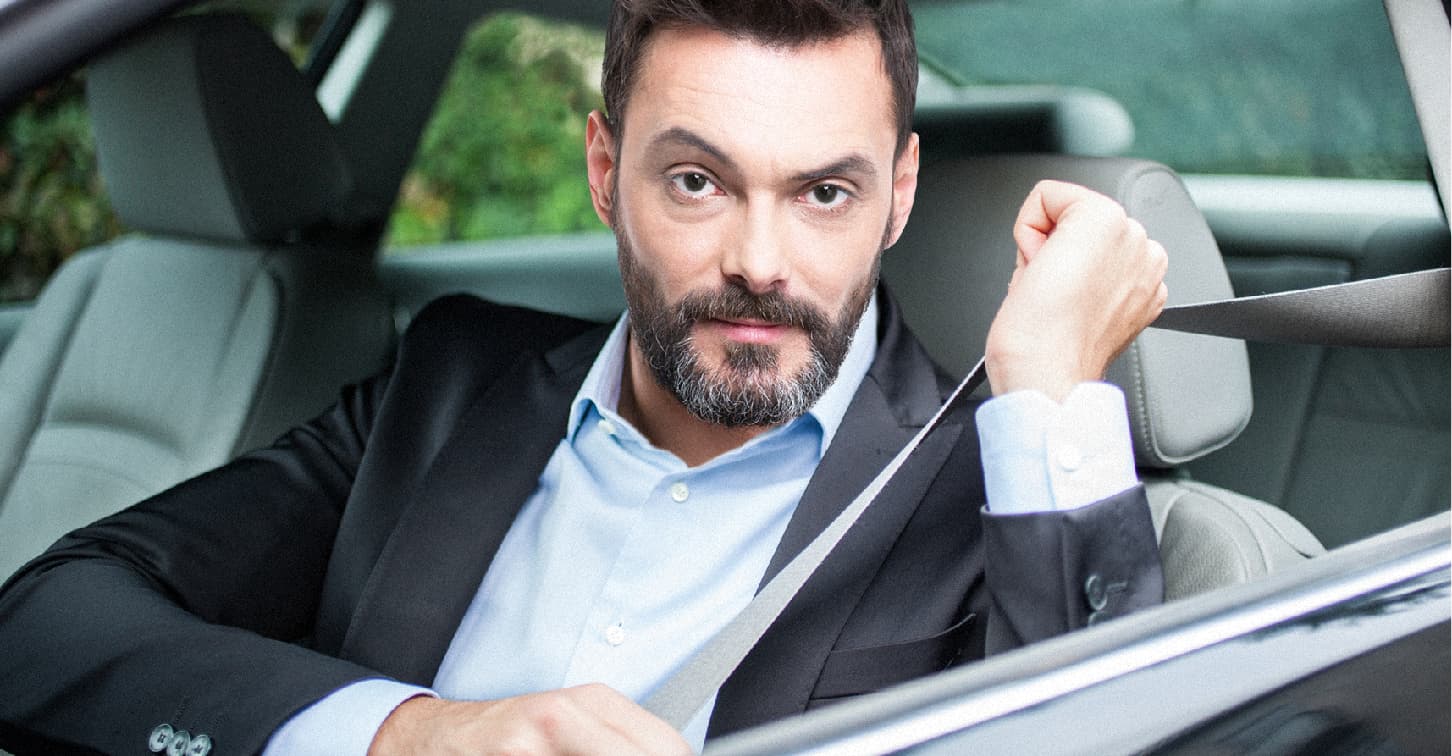 صورة الحكومة تمنع استخدام حزام الأمان لعلّ المواطنين يبدؤون باستعماله