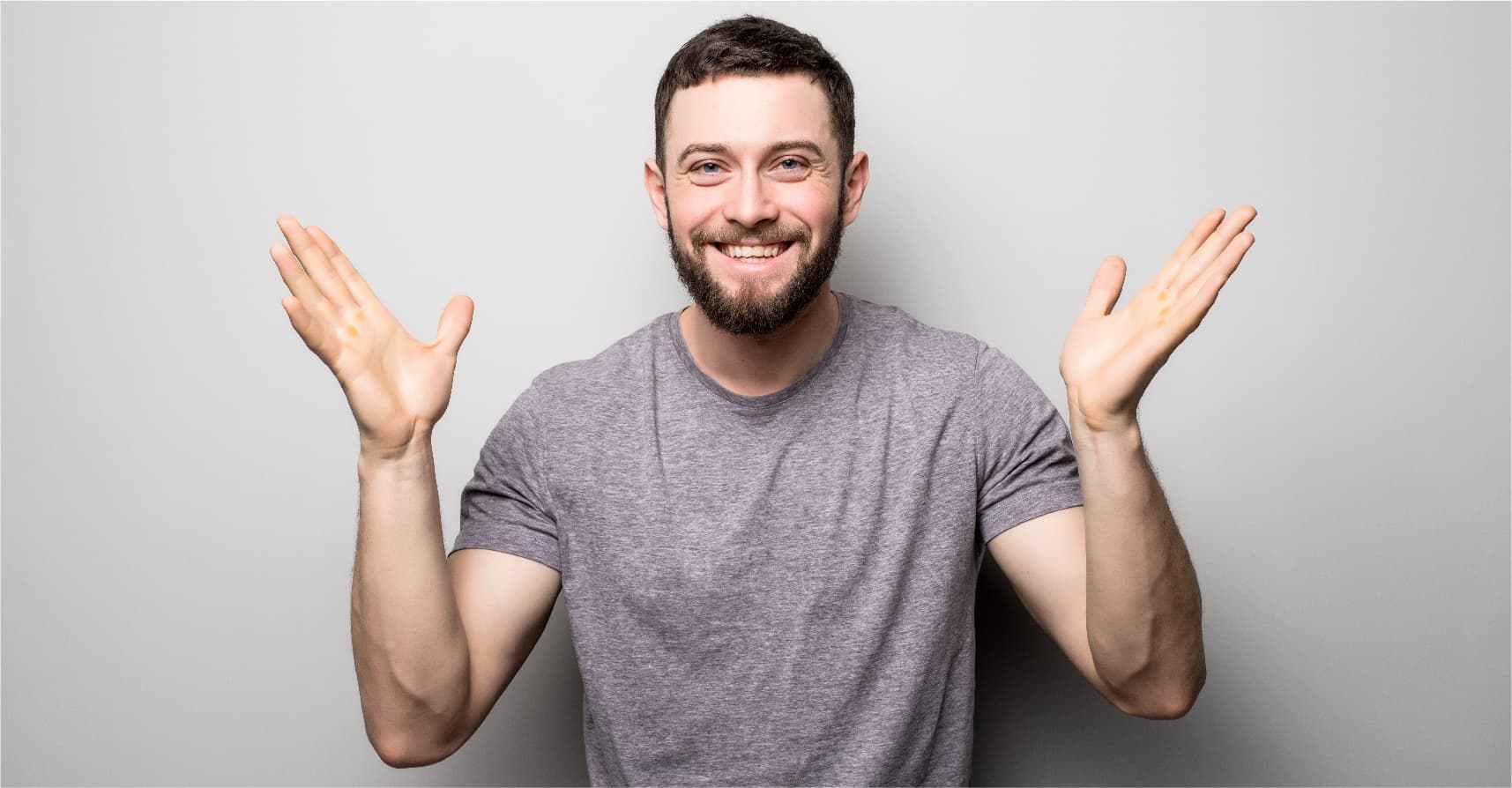 صورة شاب يكتشف طريقة لتذكّر حاصل ضرب ٧ × ٨