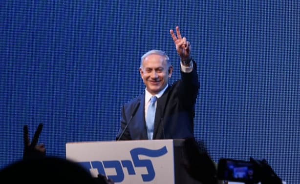 صورة إسرائيل تهدي انتصارها في حرب الستّة أيّام لجيرانها العرب متمنيّة لهم العيش بسلام