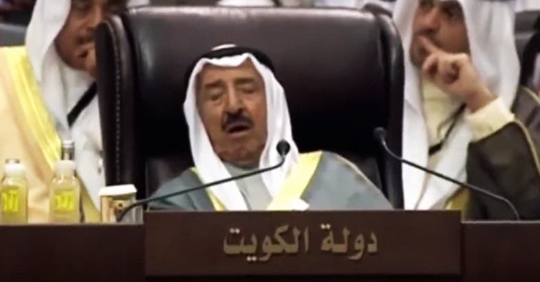 صورة كيف يتمكن بقية الرؤساء من البقاء مستيقظين خلال جلسات القمّة العربية؟