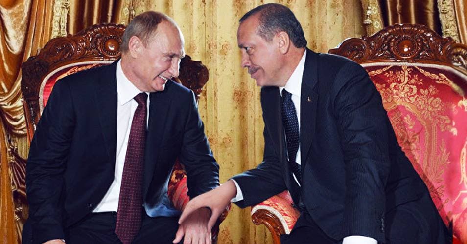 صورة أردوغان وبوتين يؤكدان أن حبّهما أكبر من أمور سطحية كمقتل سفير أو حتى شعب بأكمله