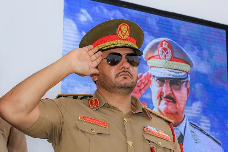 صورة حفتر يعين نجله صدام نائبا له