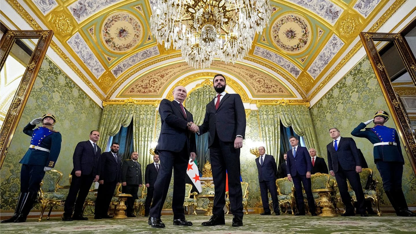 صورة الشرع ينهي زيارة عمل إلى موسكو ناقش فيها سبل اعتباره بمثابة بشار الأسد