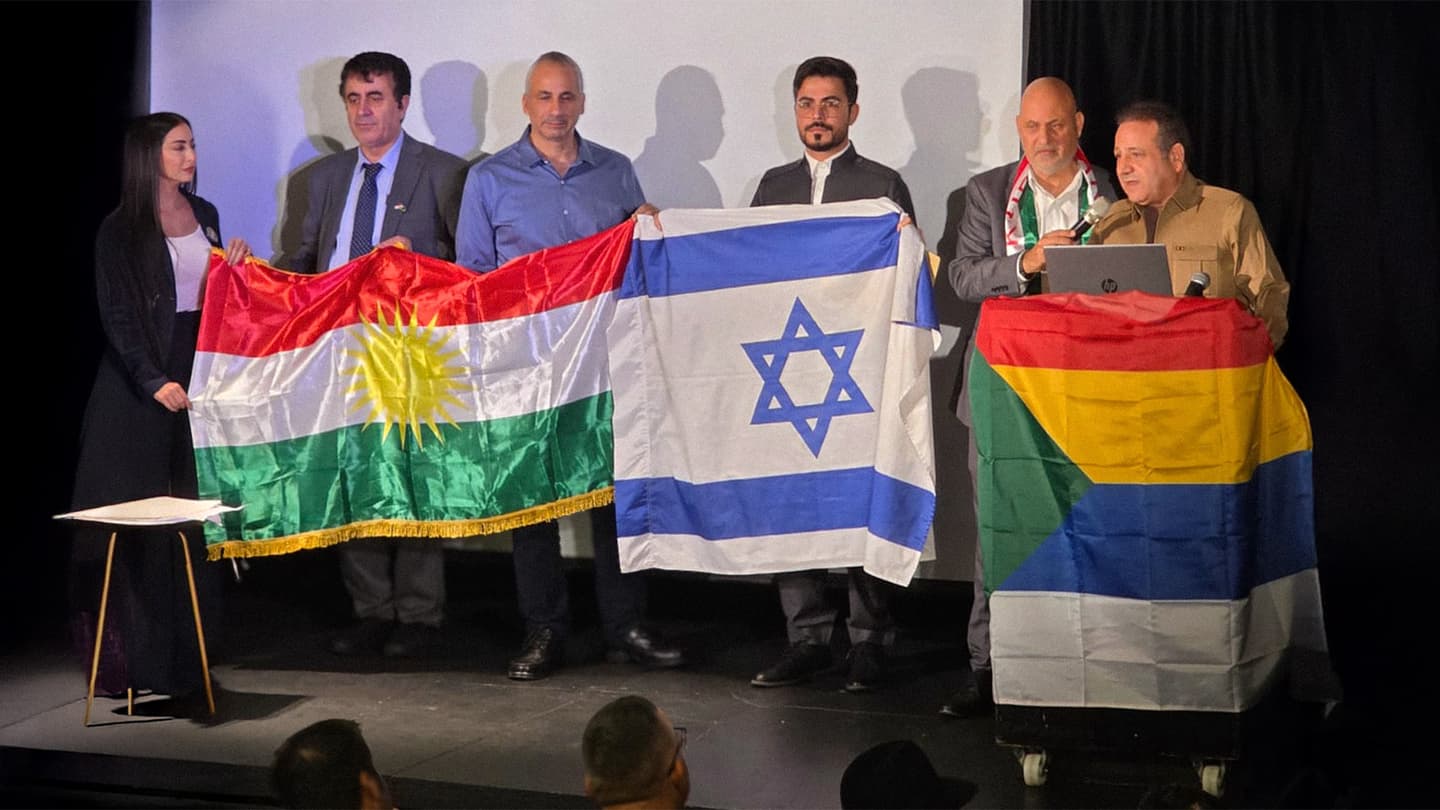 صورة بعد الإقبال الكبير على مؤتمر الأقليات: إيدي كوهين يعقد مؤتمراً لمستقبل الأكثرية وتسديد قرض منزله