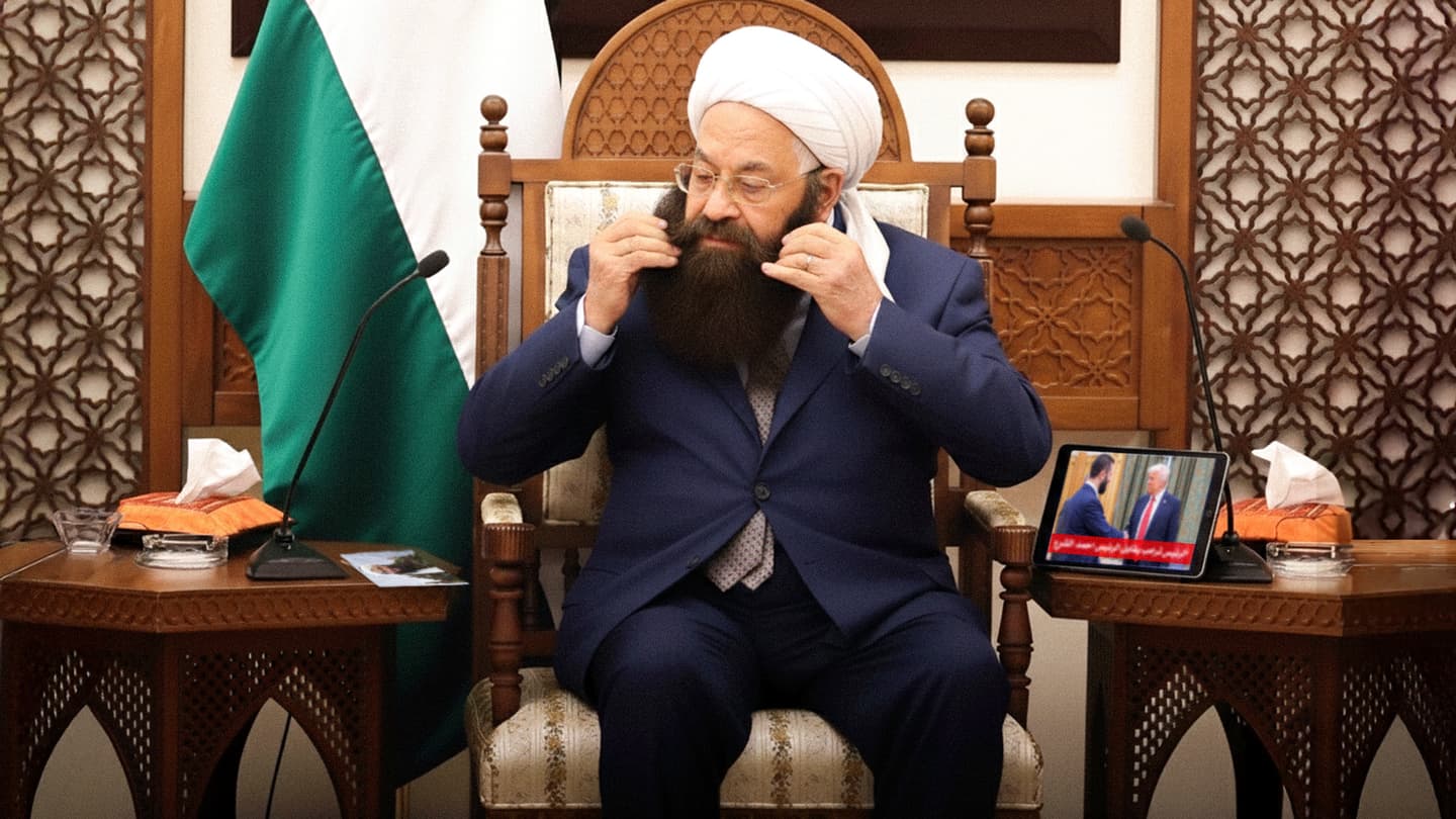 صورة أبو مازن يتنكّر على هيئة متطرّف سابق علّ أحدهم يستمع إلى رؤيته للسلام