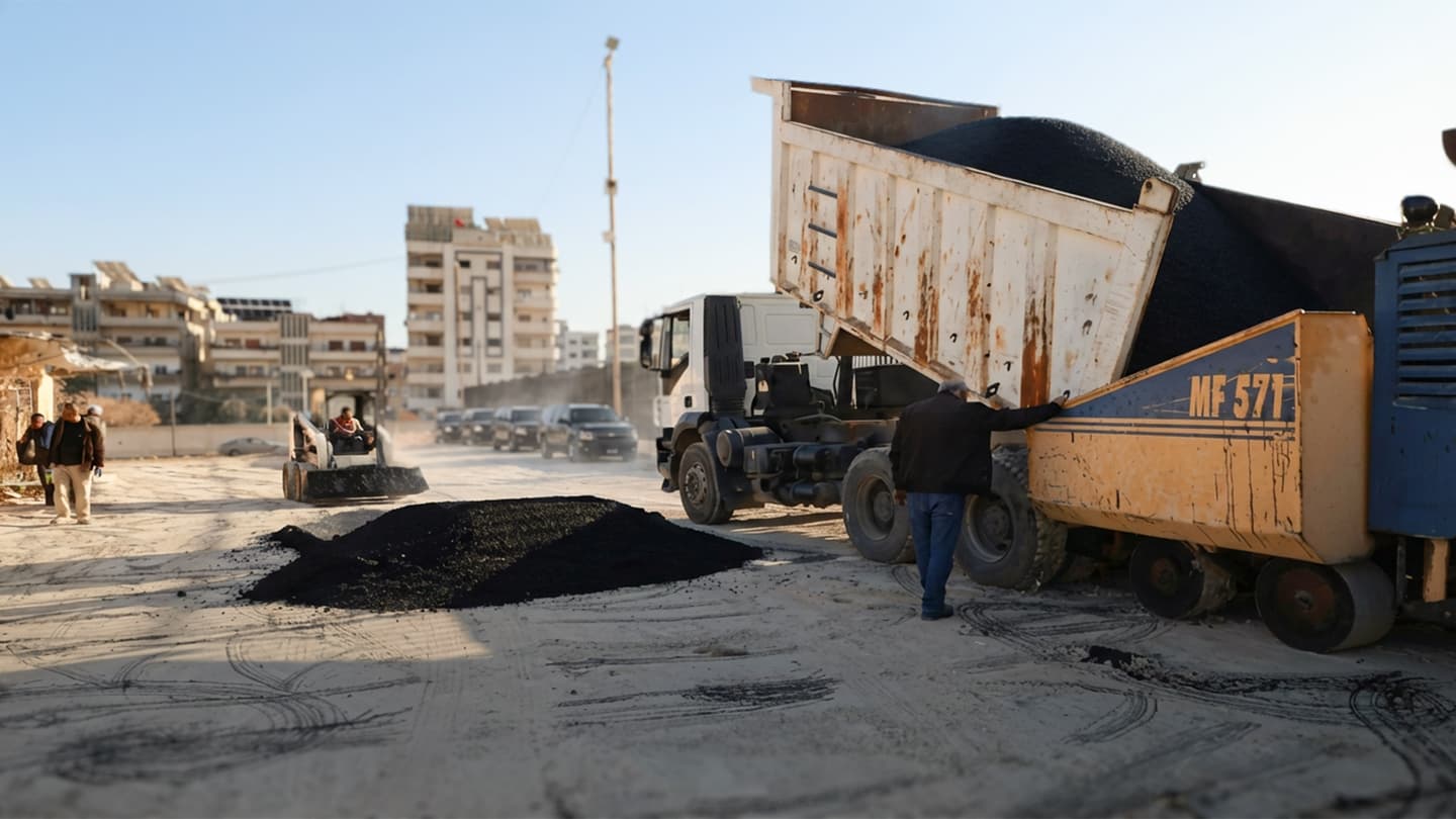 صورة سوريا: إطلاق مشروع توسعة وتعبيد شوارع الضواحي لتتسع مواكب المسؤولين أثناء جولاتهم التفقدية