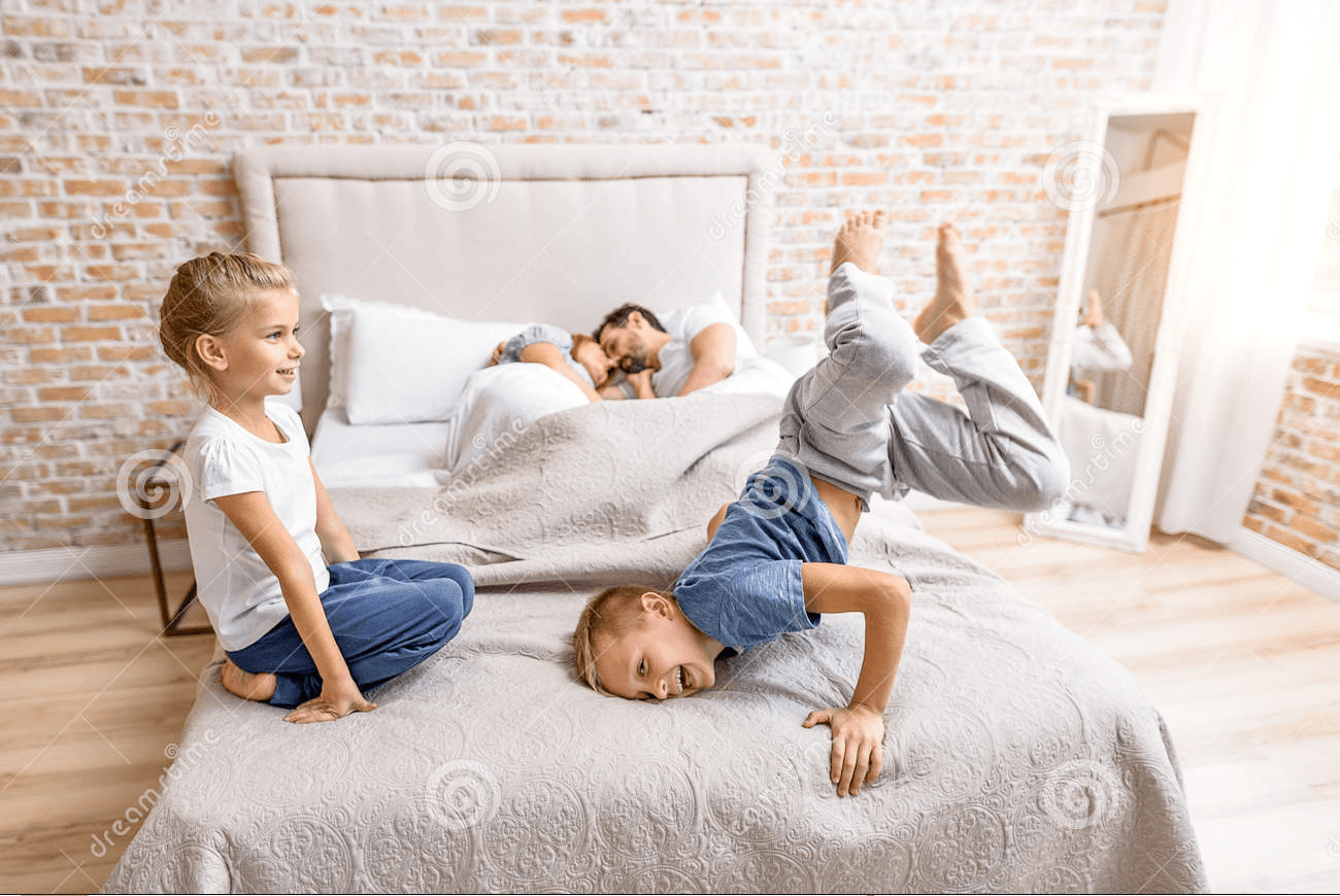 صورة تعبيرية لنشاطات أطفالك قبل نومهم وبعد نومك