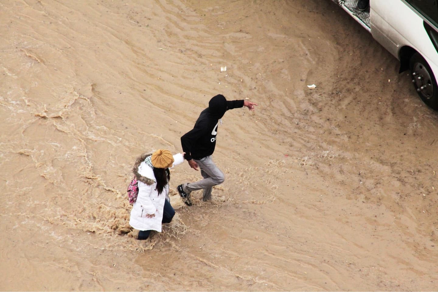 صورة تعبيرية عند تحوّل مدينتك المحاطة بالصحراء إلى مدينة ساحلية