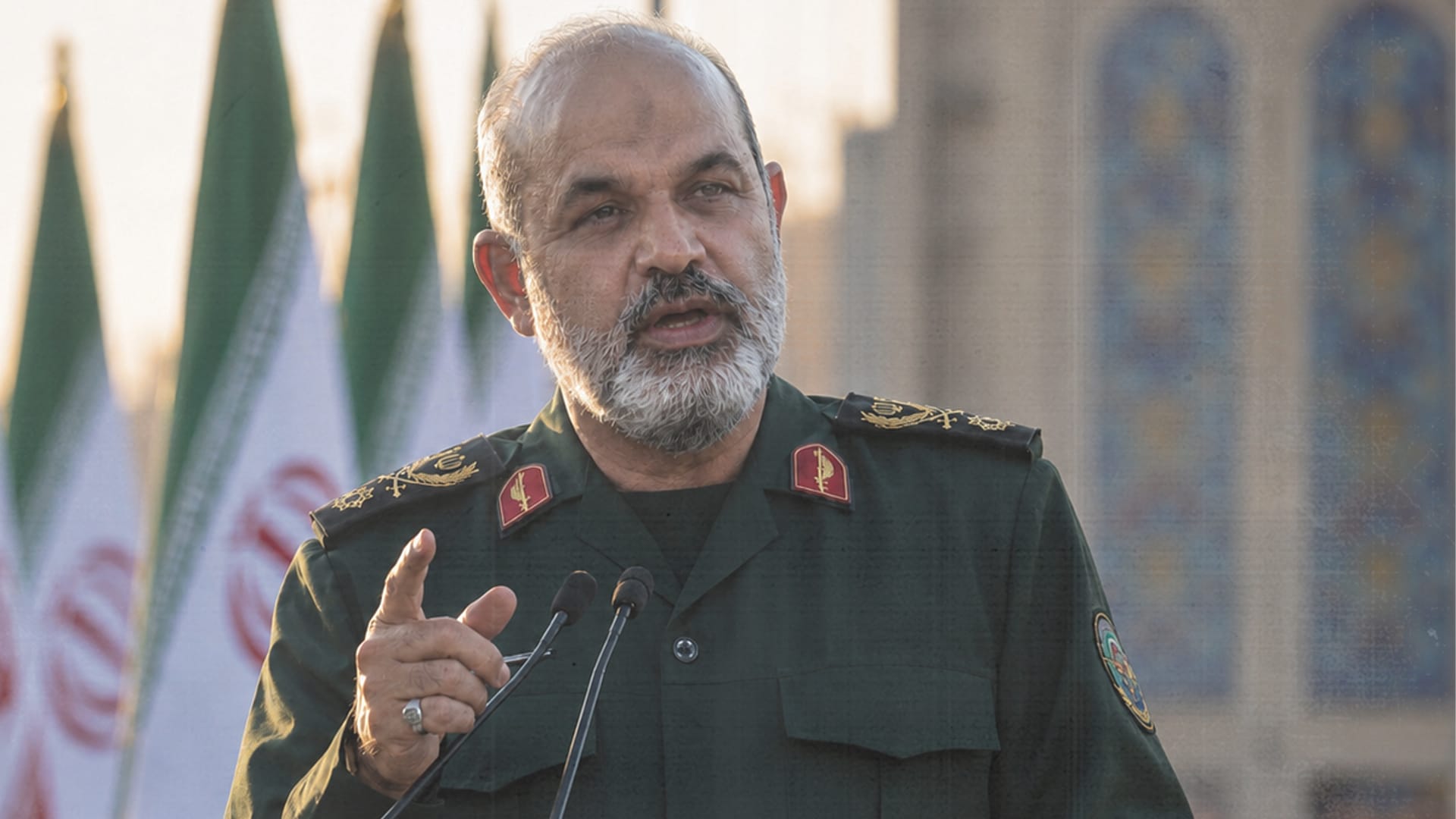  صورة الحرس الثوري يسمح للمعارضين بالنزول إلى الشارع للتعبير عن آرائهم فإن موعدهم الصبح