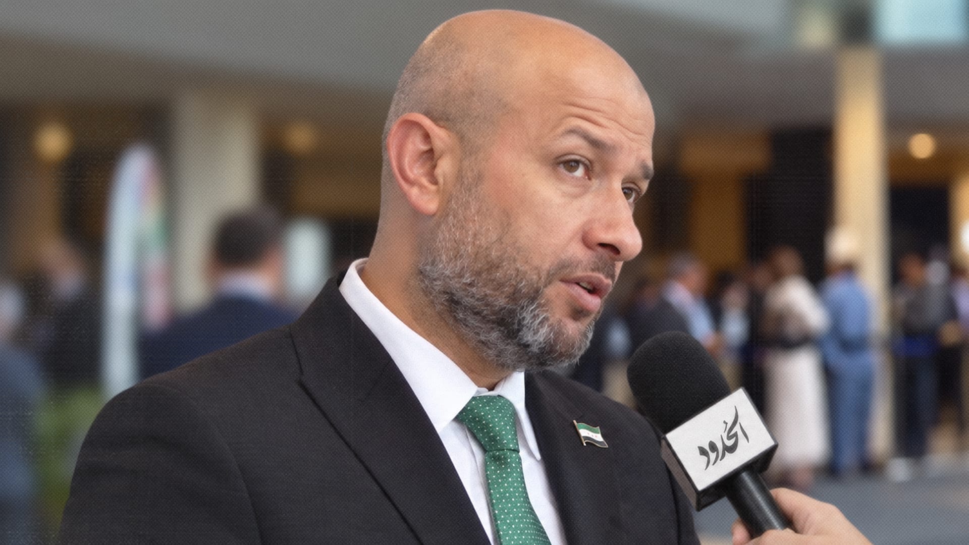  صورة وزير الطوارئ السوري يستغرب تردُّد المجتمع الدولي في عقد شراكات مع أبي مريم الأسترالي