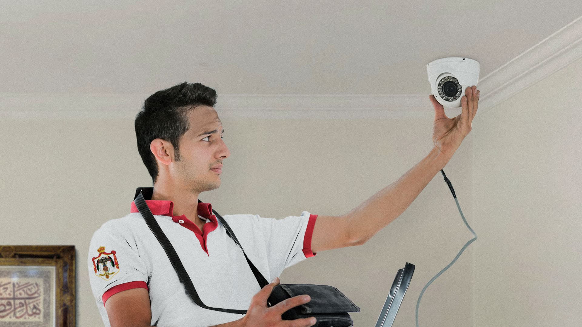صورة الحكومة الأردنية تركب كاميرات مراقبة في منزل كل مواطن يرفض تحميل تطبيقاتها الهاتفية