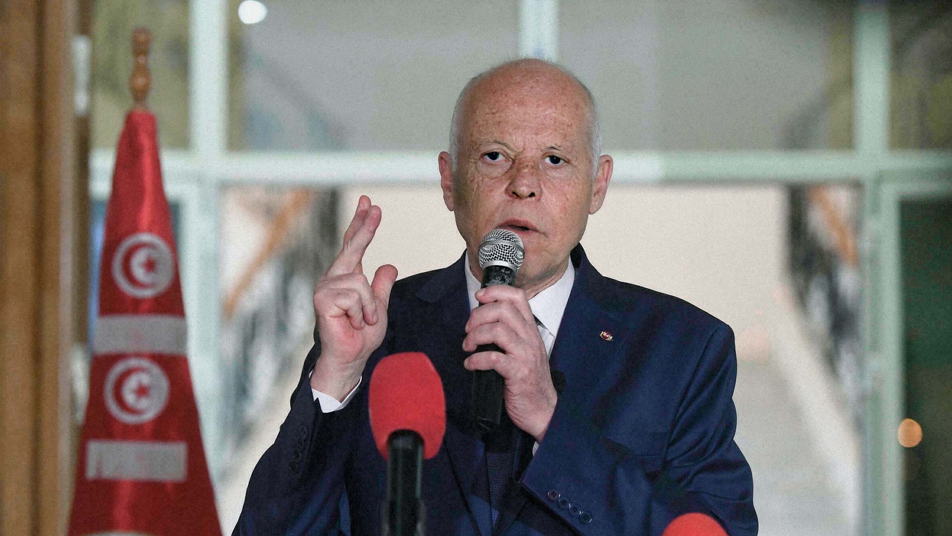 صورة قيس سعيّد ينفي وجود سجناء أو رأي في تونس