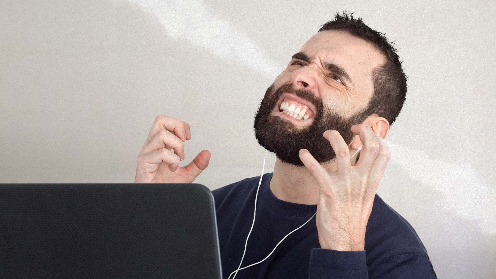 صورة موظف يحرق ٣٥٠ سعرة حرارية في مكالمة مع مديره