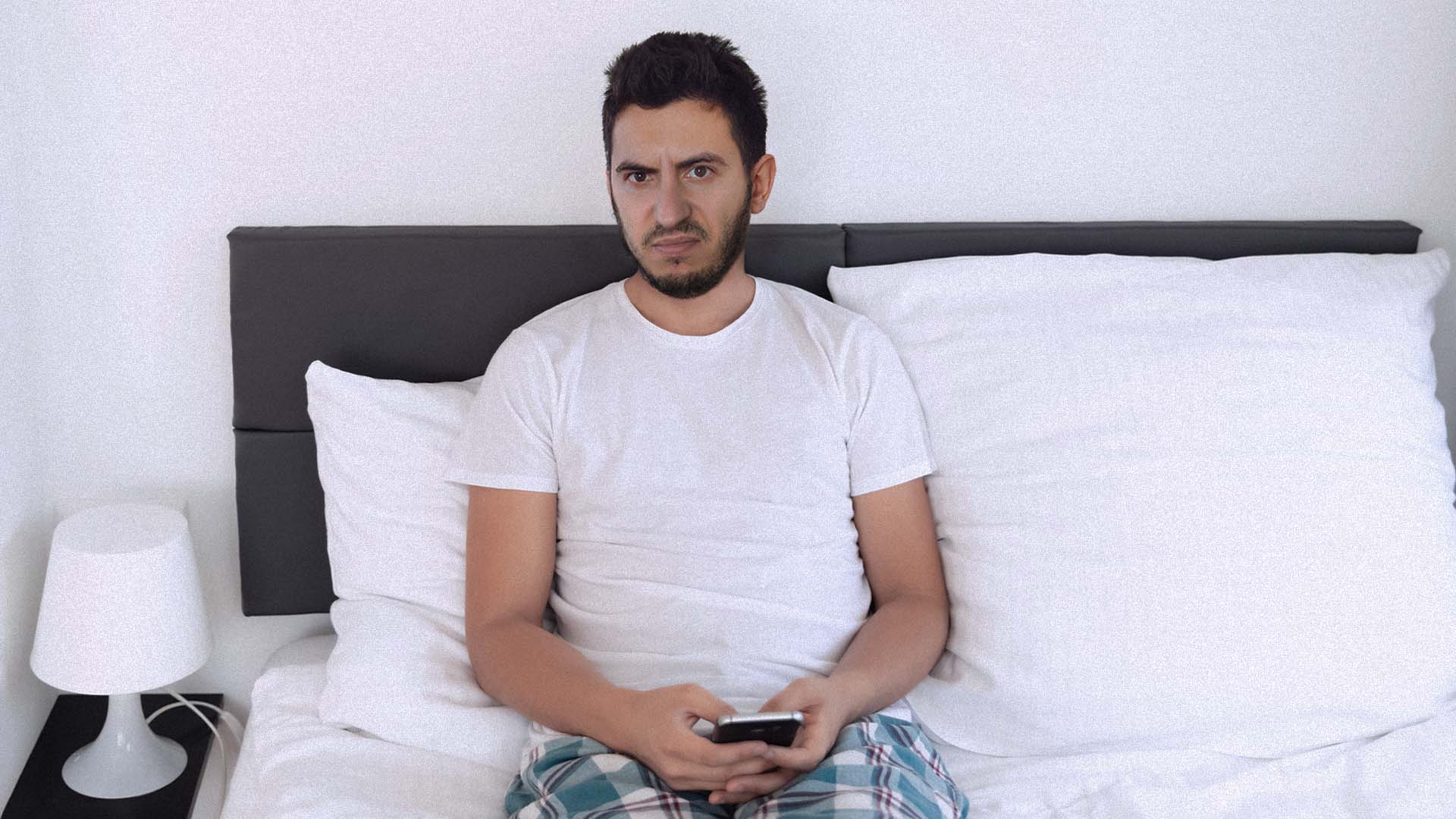 صورة كيف تشتت نفسك عن الشعور بالجوع... آه؟ كنت قد نسيت موضوع الطعام؟ آسف لأنني لفتّ انتباهك