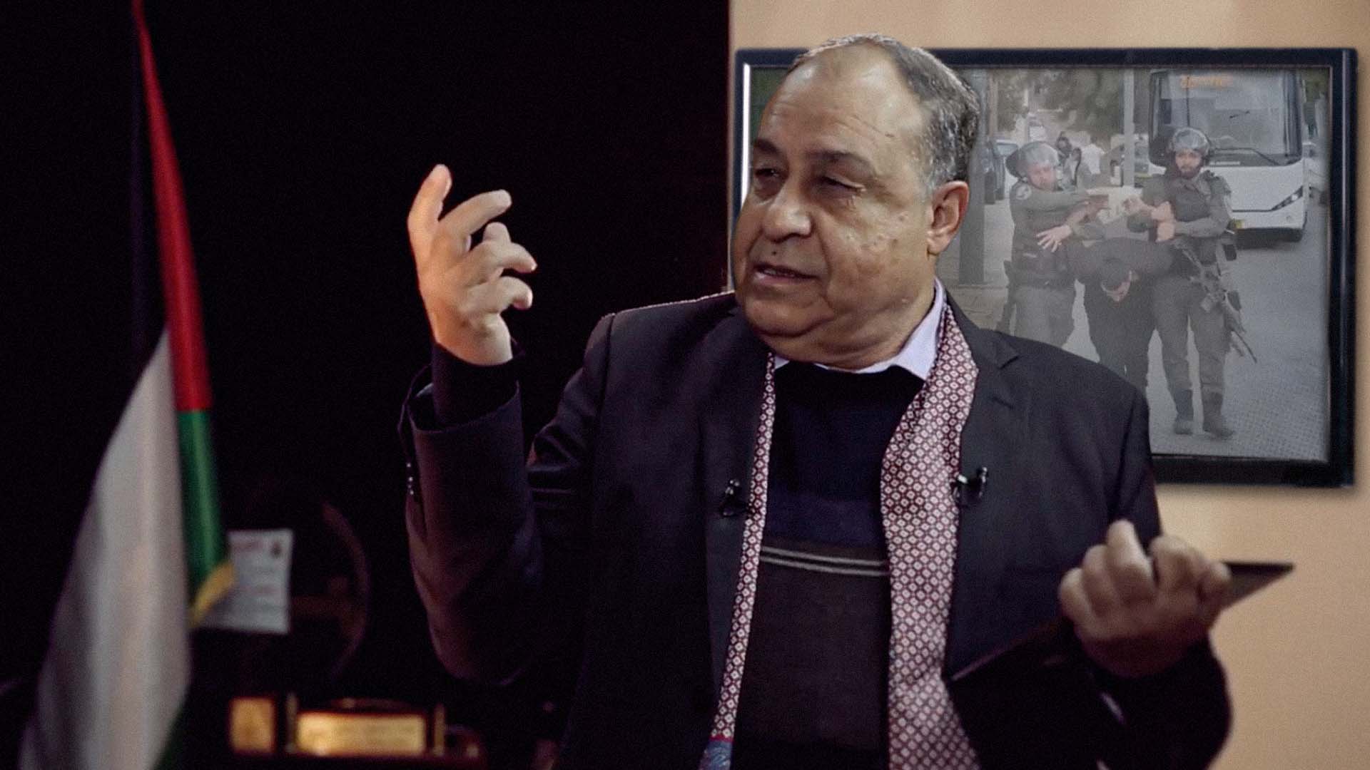صورة السلطة الفلسطينية تطالب أمهات الشهداء بضبط النفس