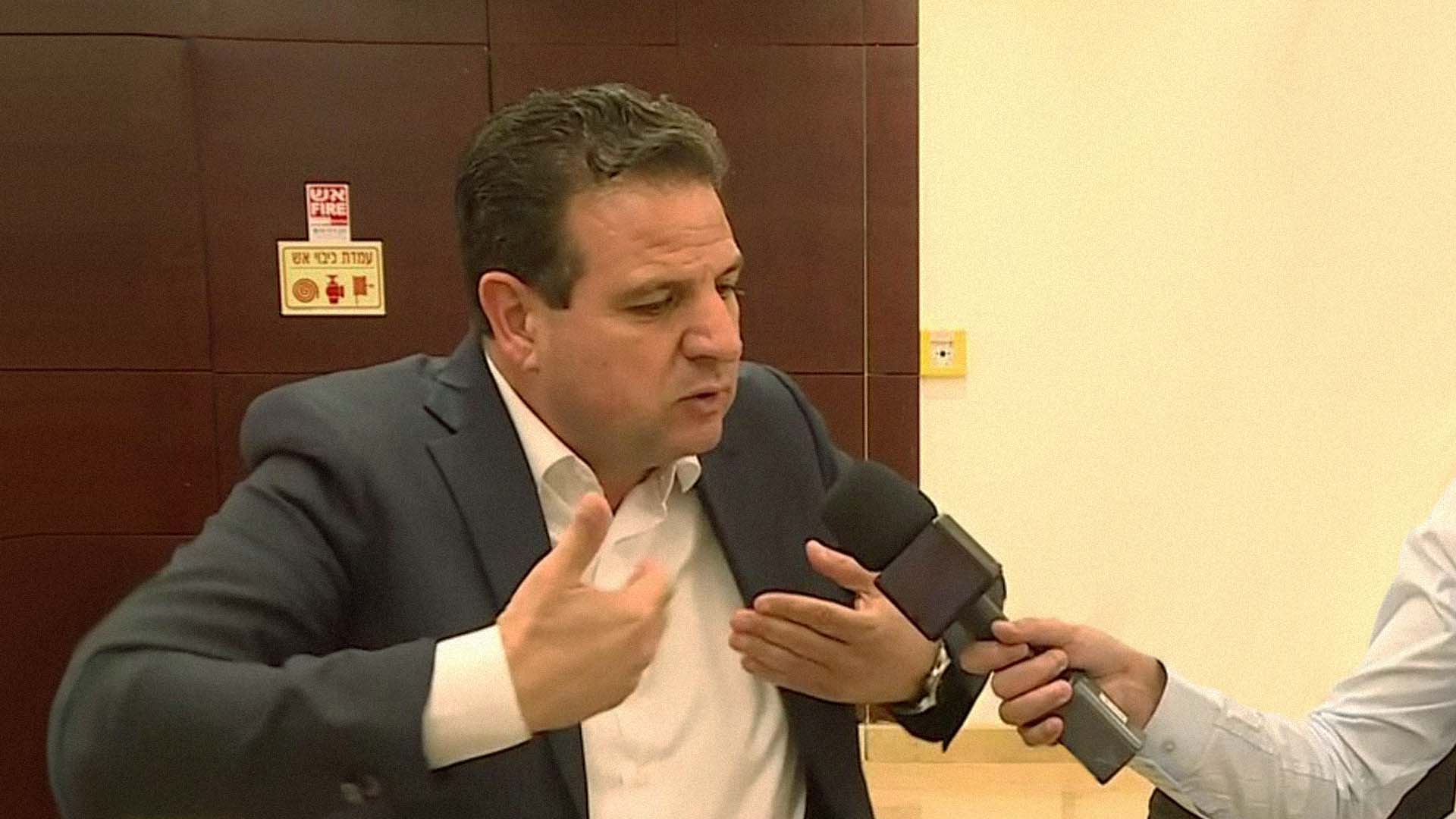 صورة الجبهة العربية للتغيير تطالب باستقلال القضاء الإسرائيلي حين يحكم بمصادرة أراضي الفلسطينيين