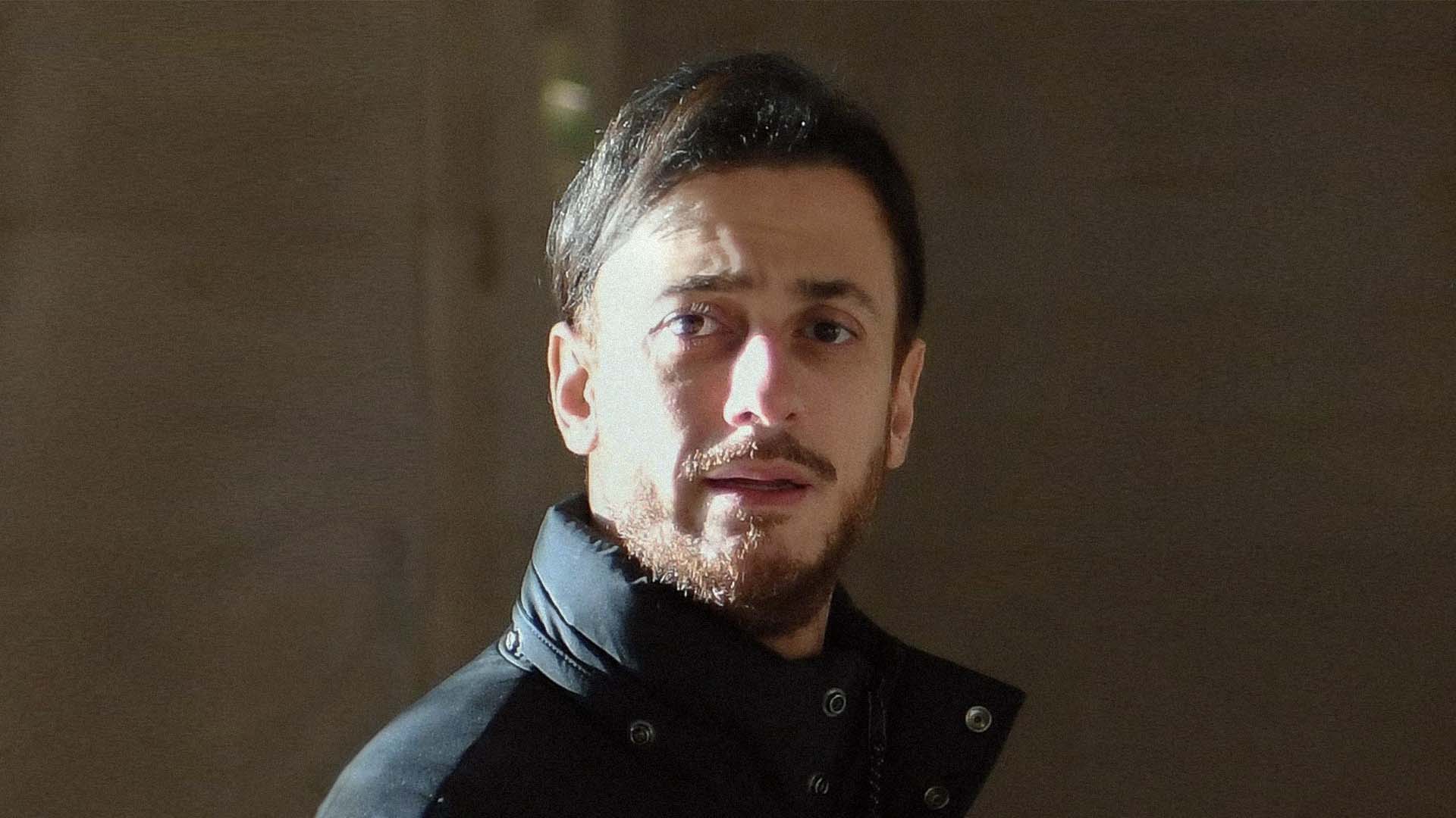 صورة لمجرّد: الله أكبر! ضربُ فتاة على رأسها ورميها أرضاً وجماعُها رغماً عنها صار اغتصاباً؟!
