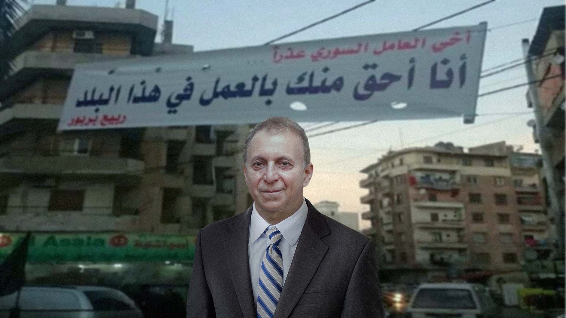 صورة مواطن لبناني يشعر بالبحبوحة بعد ترحيل ٥٠ لاجئاً سورياً